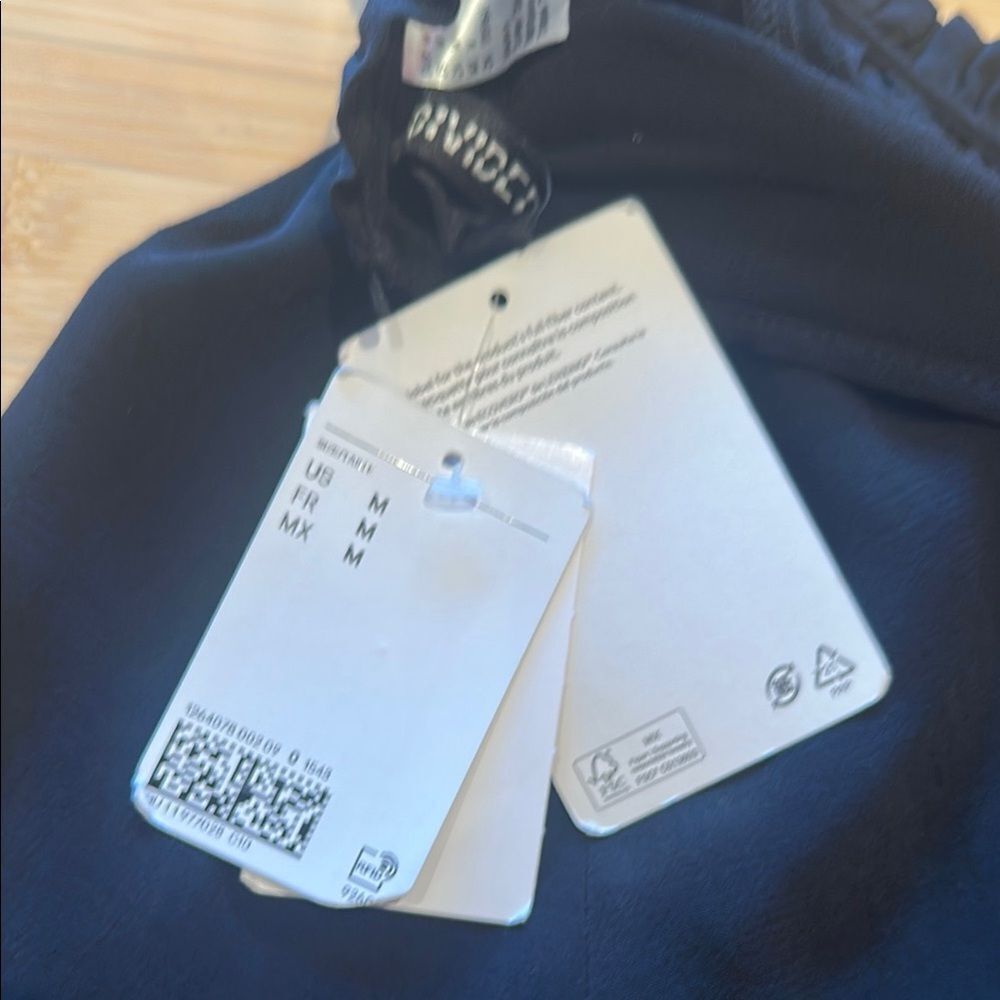 Divided Elegant Black Women's Top NWT - Picture 4 of 7